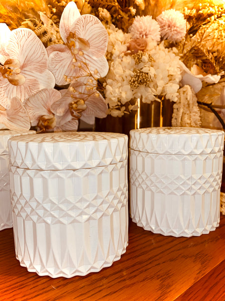 Classic white embossed candle Large