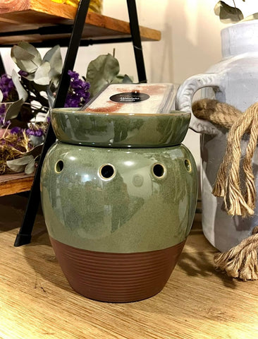 Electric melt warmer in terracotta & green